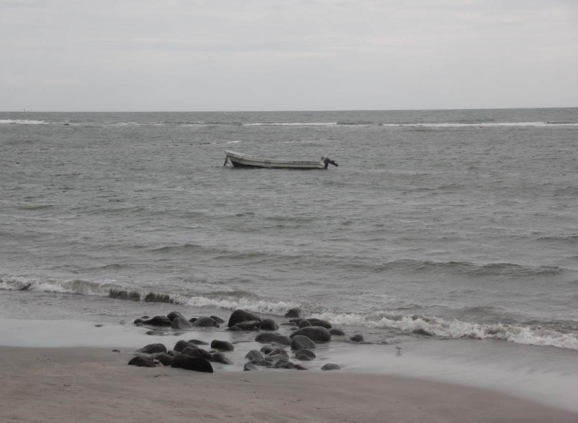 Cierran el puerto de Veracruz a la navegación por frente frío