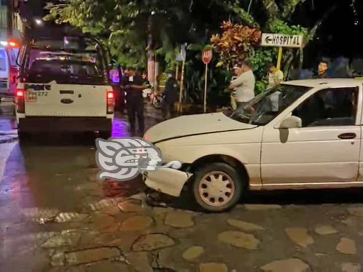 Accidente deja a tres mujeres policías heridas, en Misantla