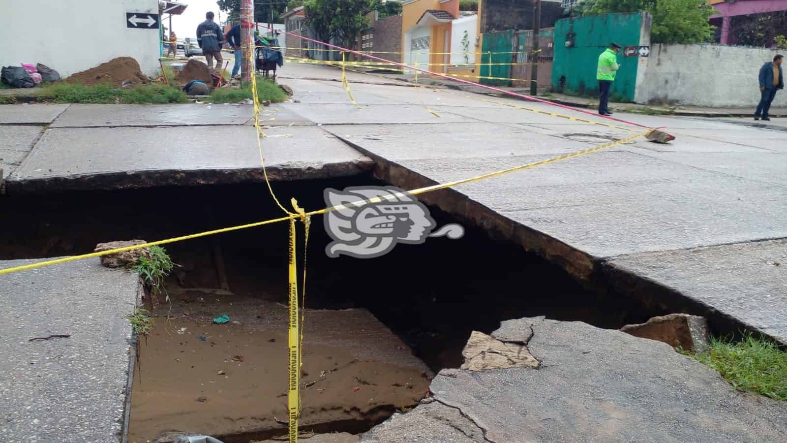 Se registra socavón en la colonia Benito Juárez de Coatzacoalcos(+Video)