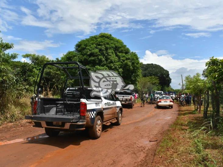 Con palos y machetes, persiguen a delincuentes tras asalto en Acayucan (+Video)