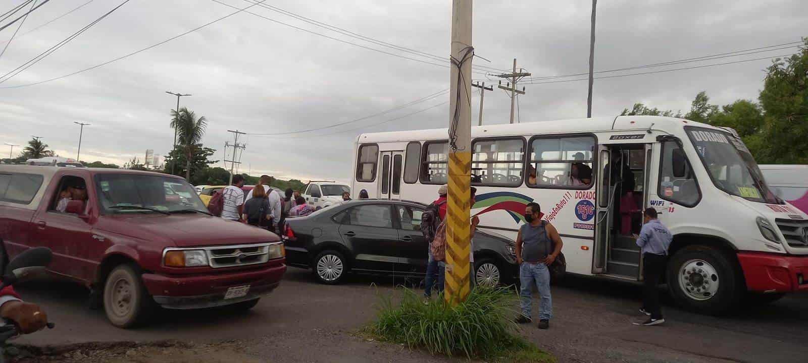 Accidentes automovilísticos ocasionan caos vial en Veracruz