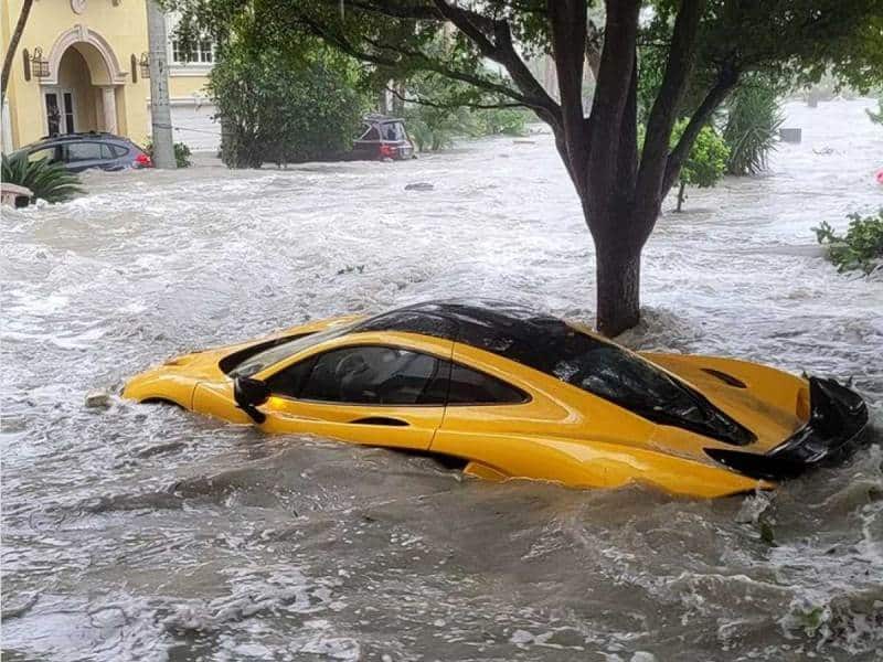 Huracán Ian se lleva un McLaren de dos millones de dólares