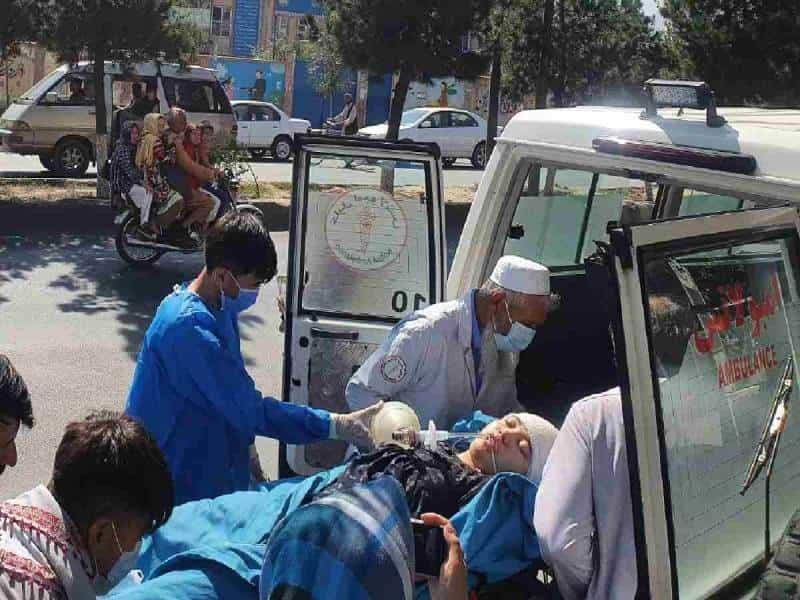 Ataque suicida deja 19 muertos en escuela de Kabul