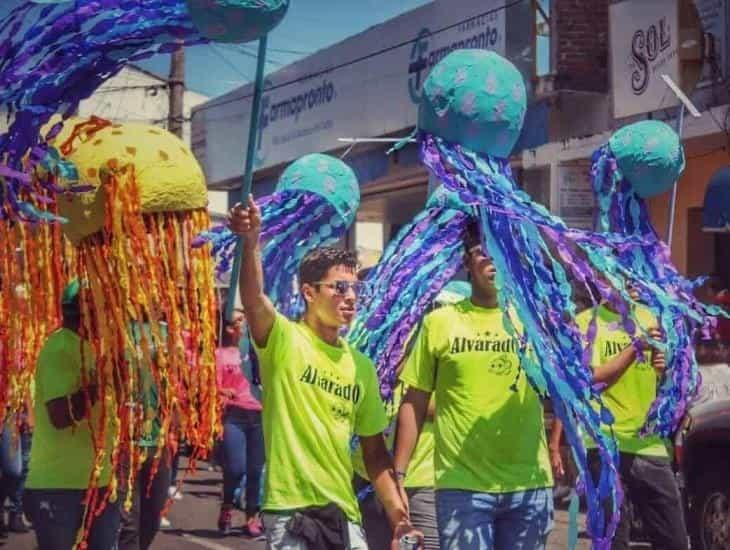 Video: Inician las fiestas de Alvarado con su tradicional desfile de mojigangas