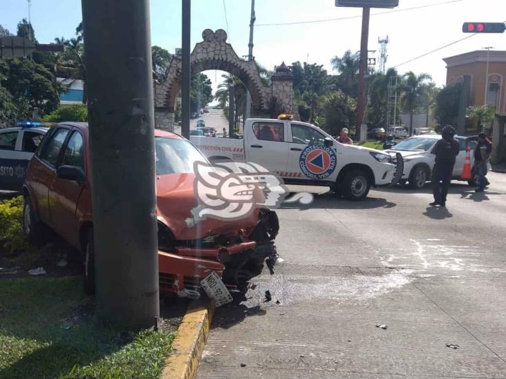 Fuerte accidente frente al arco de Shangri-La de Fortín