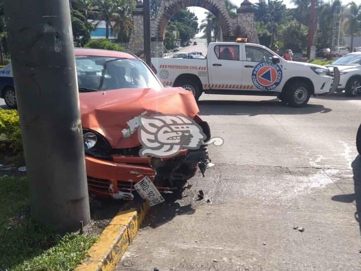 Fuerte accidente frente al arco de Shangri-La de Fortín