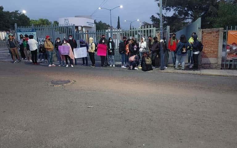 Crisis en Universidad de Querétaro por acoso; estudiantes se van a paro