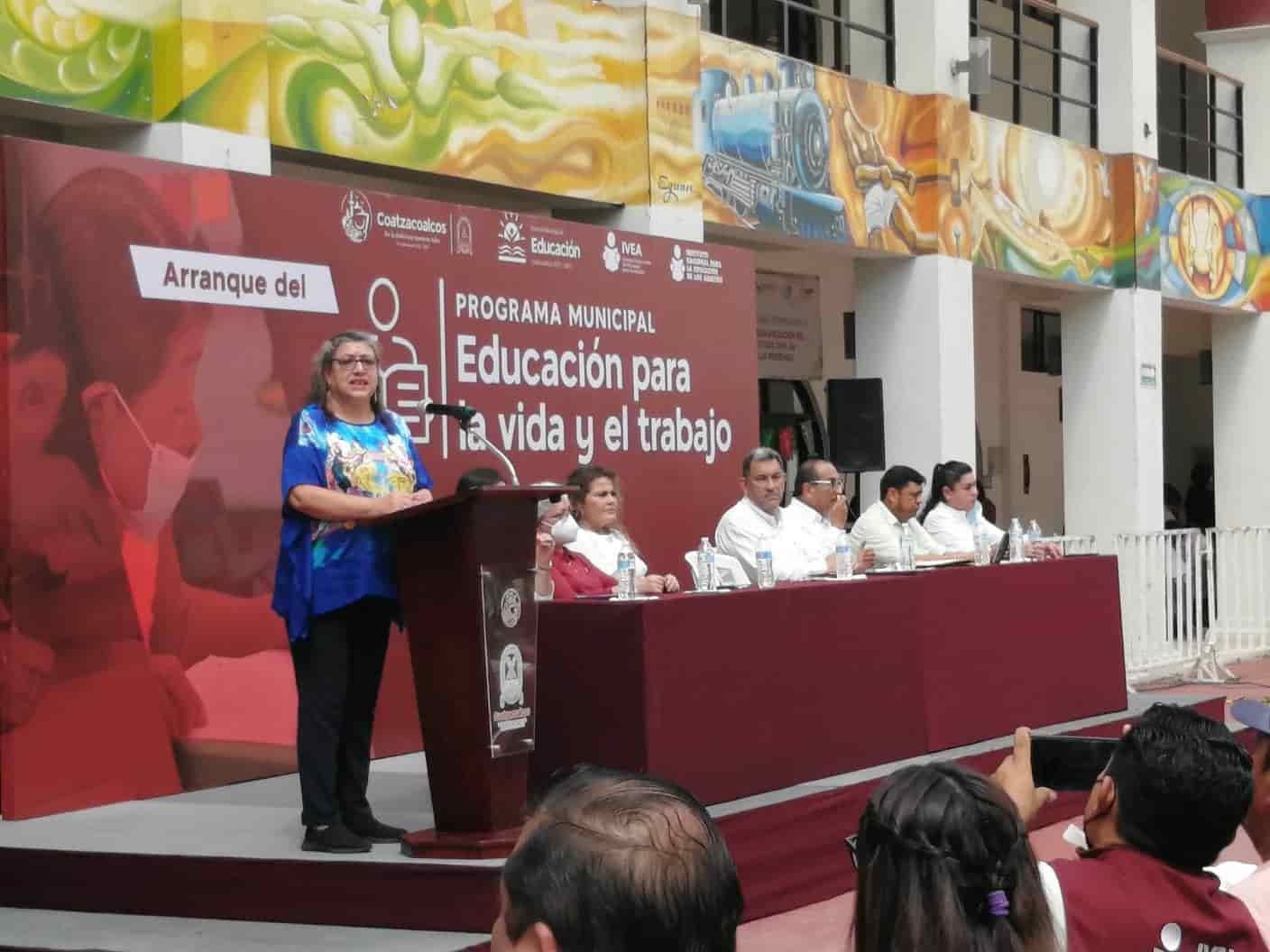 Coatza será ejemplo nacional en combate al rezago educativo: INEA (+video)