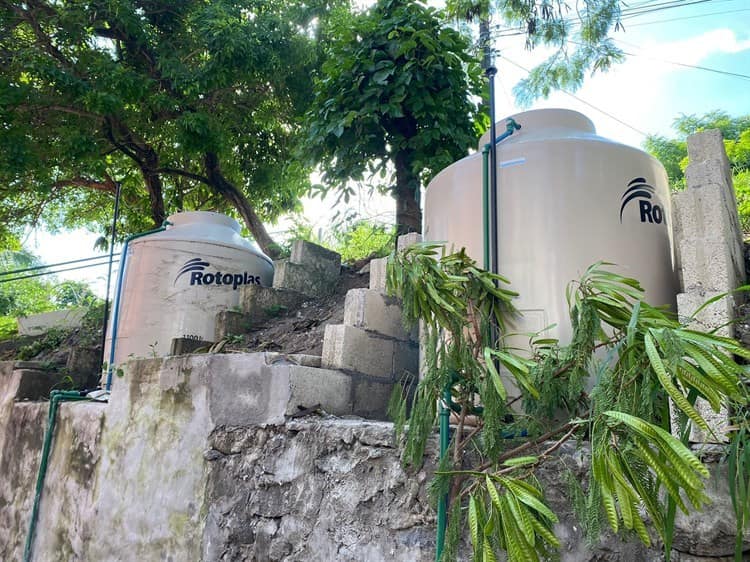 Tienen 2 años sin agua permanente en el fraccionamiento Buenavista de Veracruz