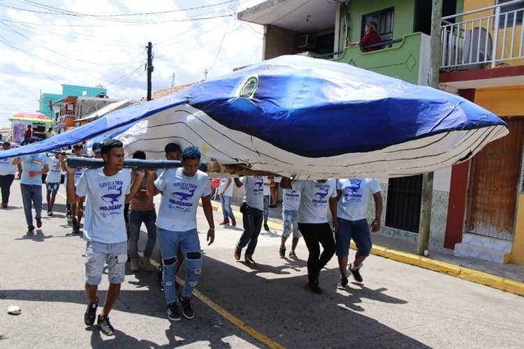 Realizan tradicional Mojiganga en Alvarado