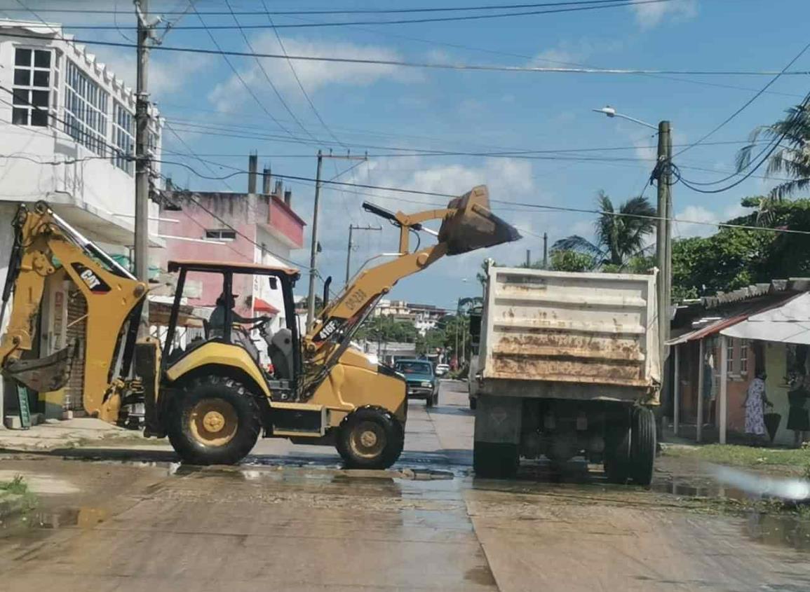 Más de 2 mil familias de Coatzacoalcos son beneficiadas con la limpieza de canales