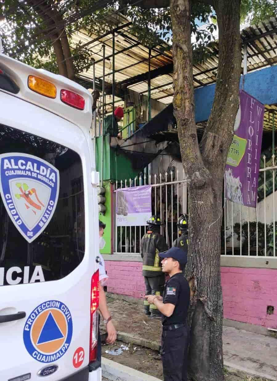 Valoran a mujer que inhaló humo durante incendio en Ciudad de México