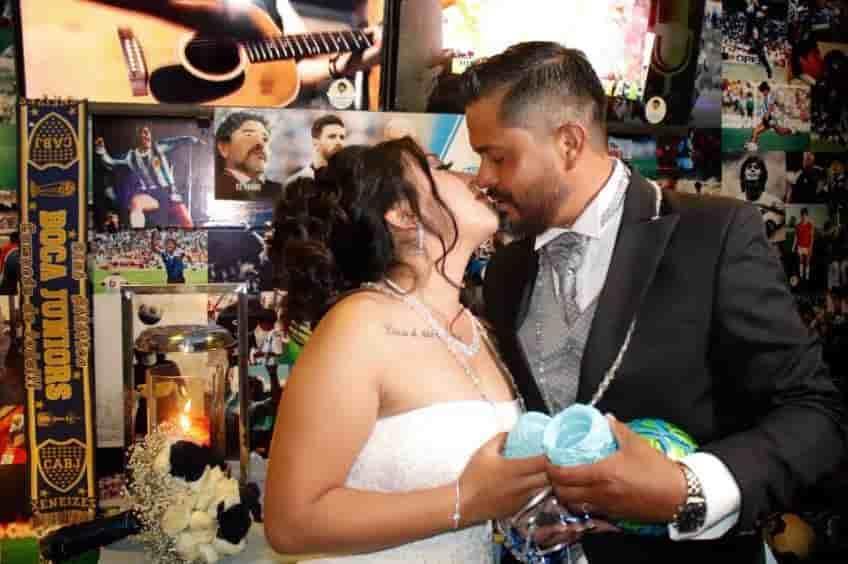 Iglesia Maradoniana celebra su primera boda en México