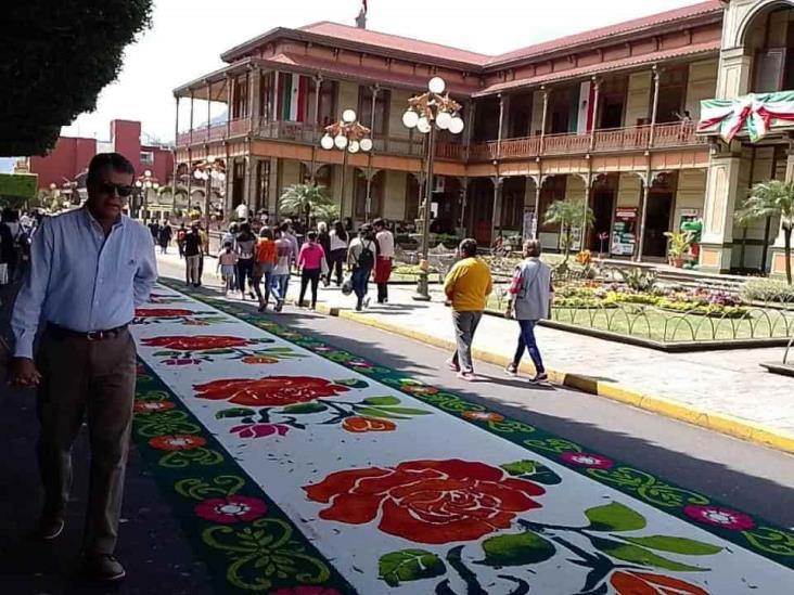 Artesanos de Huamantla dejan muestra de su arte para orizabeños y turistas