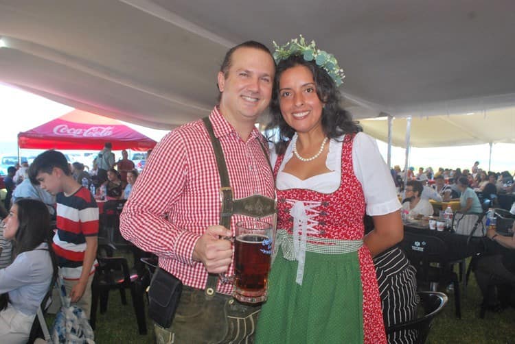 Más de mil personas disfrutan en el Oktoberfest 2022 tradición alemana en  Veracruz