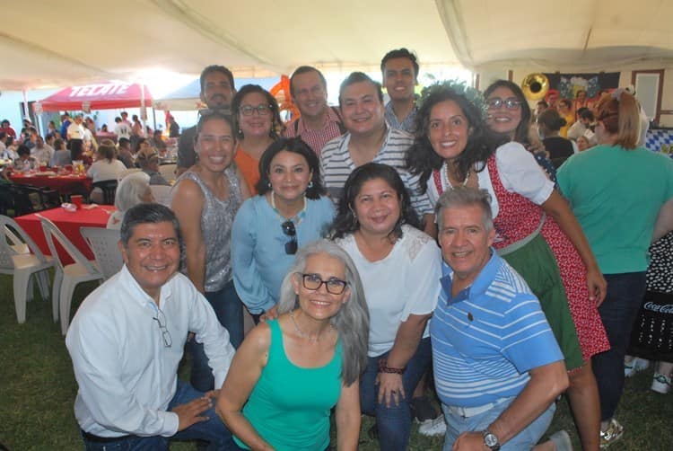 Más de mil personas disfrutan en el Oktoberfest 2022 tradición alemana en  Veracruz