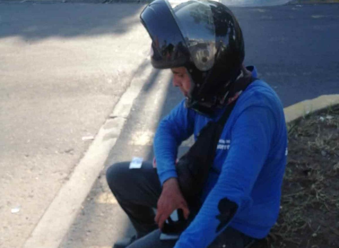 Motociclistas se impactan en la Unidad Habitacional El Coyol, resultaron heridos