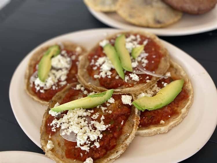 ¡Y ahora un poema! Así se elaboran las ricas picadas en el puerto de Veracruz