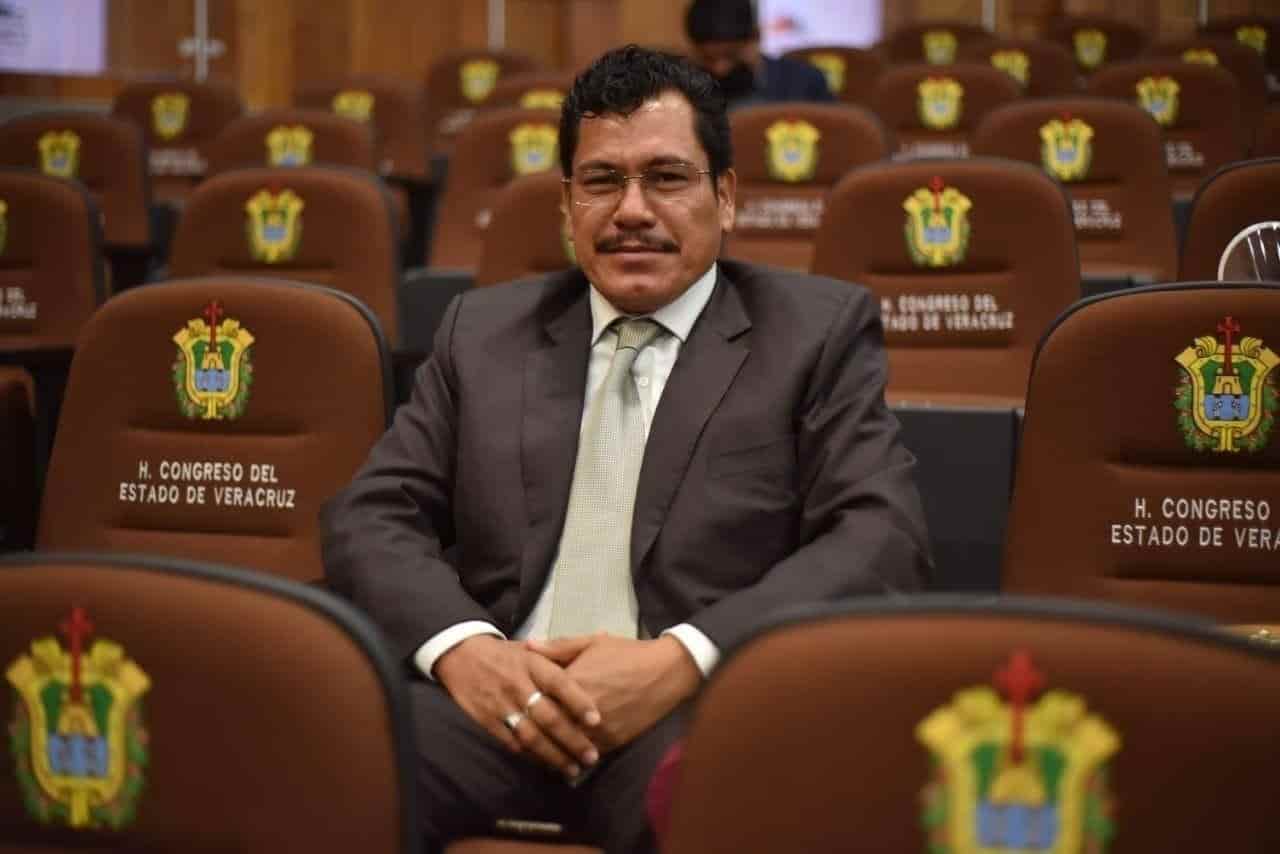 Tras amenazas, diputado de Veracruz refuerza su seguridad con guardaespaldas