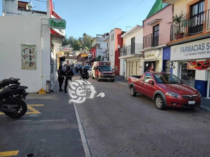 Indigente es hallado muerto en la calle del Dique, en Xalapa