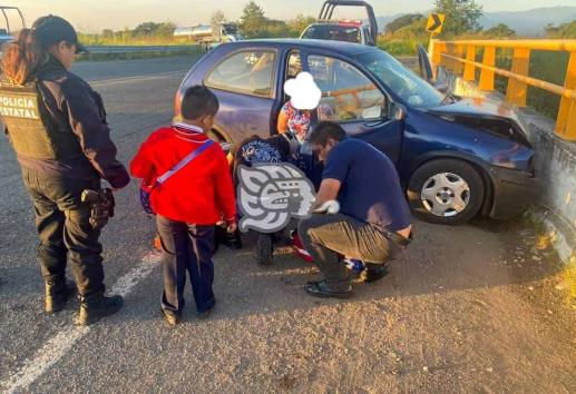 Tres lesionados en choque en libramiento de Coatepec; 2 son menores