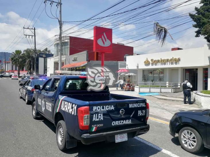 Cuerpos policiales frustran asalto a cuentahabiente de banco en Orizaba