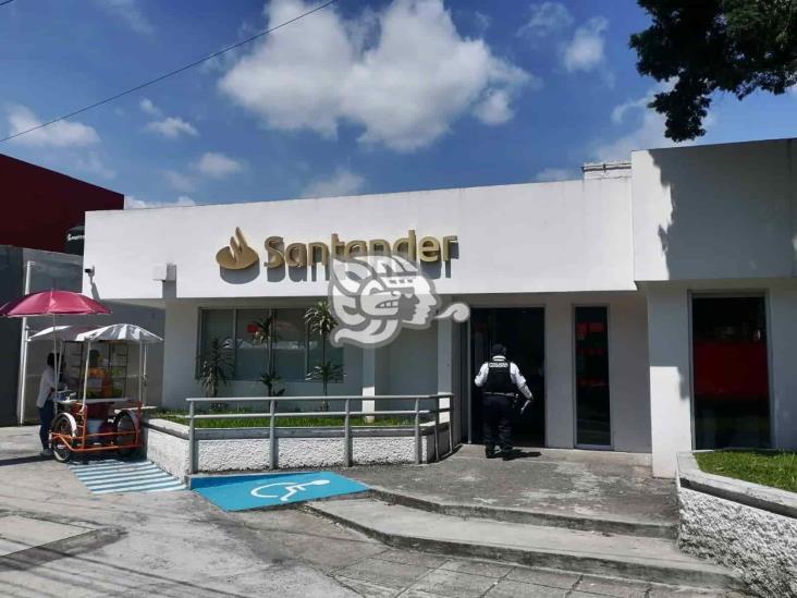 Cuerpos policiales frustran asalto a cuentahabiente de banco en Orizaba