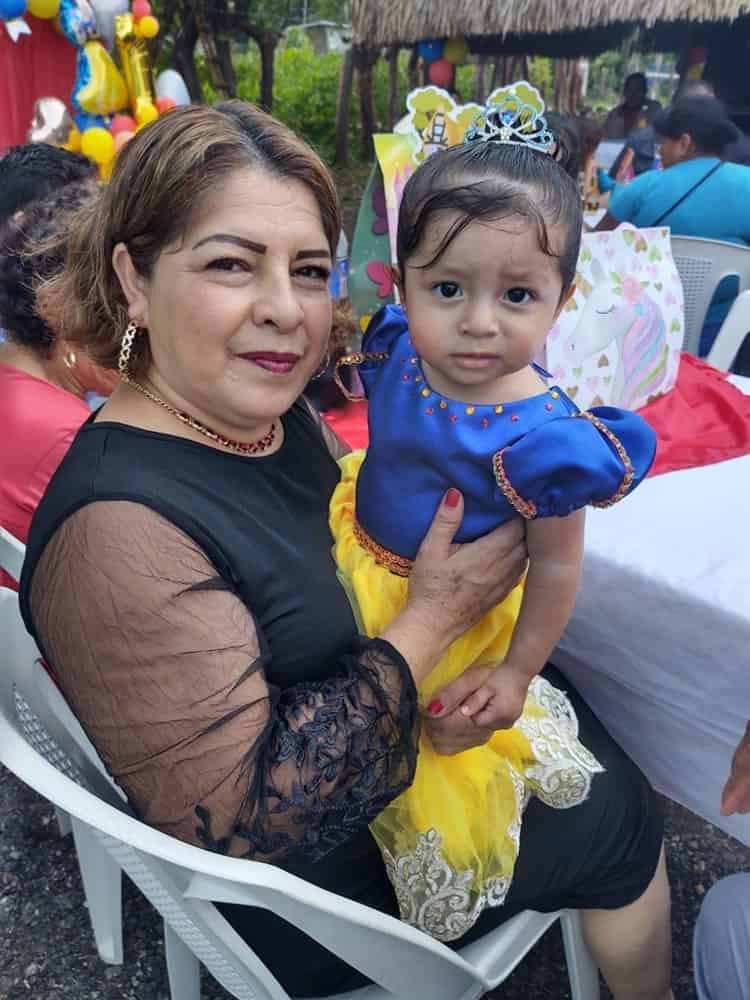 Allison Fernanda recibió divertida fiesta infantil