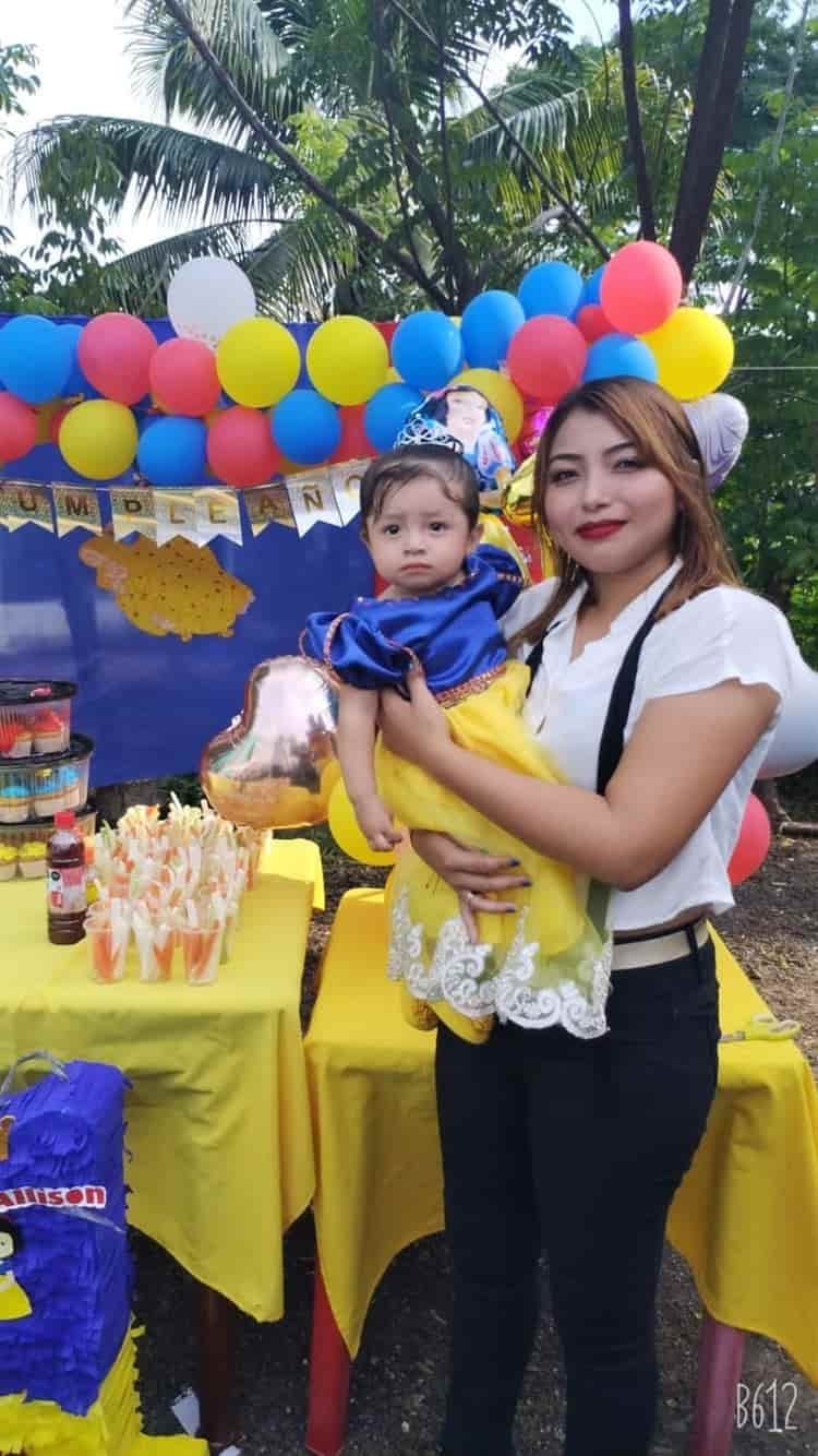 Allison Fernanda recibió divertida fiesta infantil