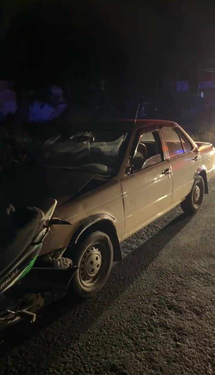 Auto impacta a moto sin luces traseras en Puente Nacional, Veracruz