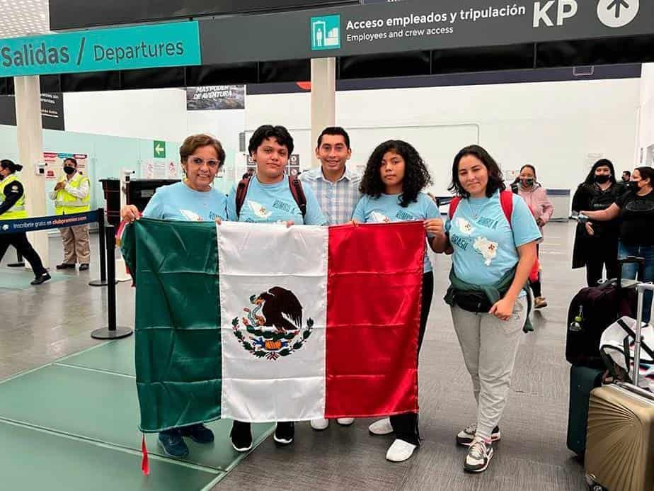 Estudiantes porteñas, representan a México en Brasil 