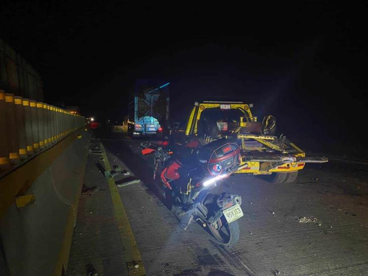 Un herido tras choque entre camión y tráiler, en Amatlán