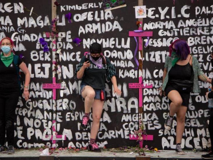 Ejército tiene en la mira a colectivos feministas: Guacamaya