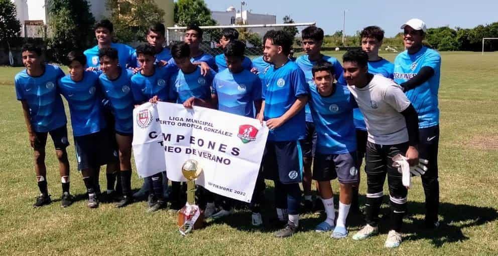 Se coronan equipos en Torneo Infantil y Juvenil de Futbol