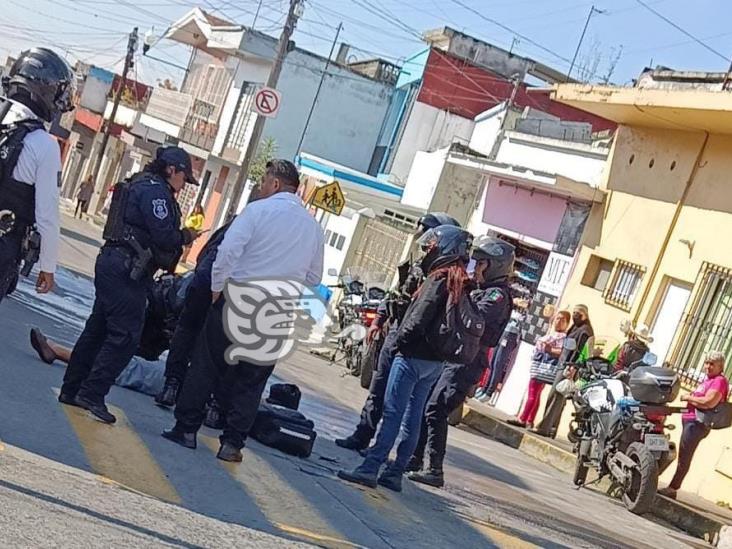 Patrulla atropella a mujer en calles de Xalapa