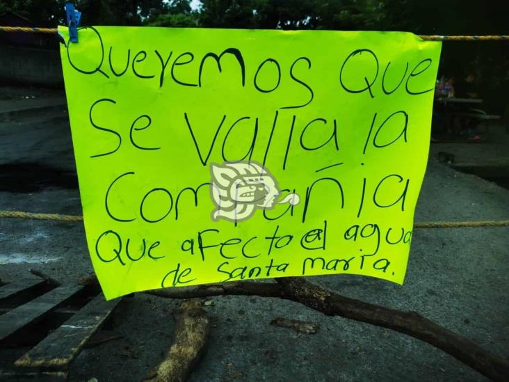 Temen afectaciones a la salud por contaminación en arroyo en Coatzintla