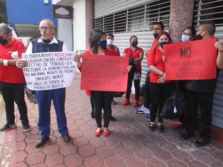 Se manifiestan trabajadores del Monte de Piedad en Orizaba