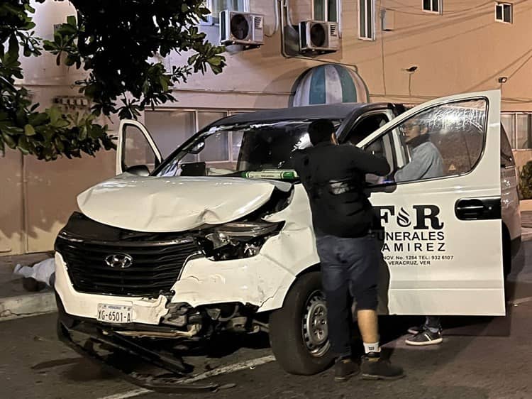 Conductor en aparente estado de ebriedad provoca accidente en el centro de Veracruz