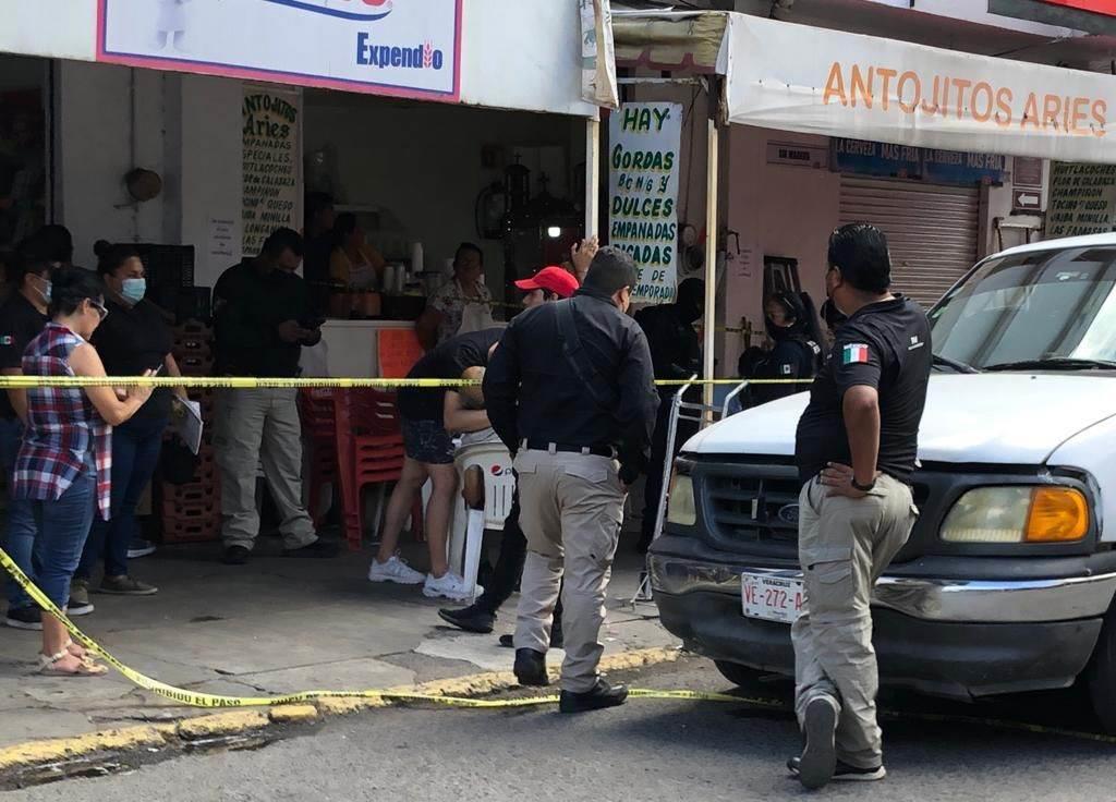 Hombre muere cuando comía antojitos en Veracruz