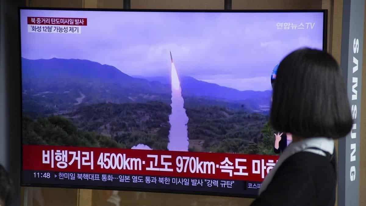 Responde Corea del Norte; disparan 2 misiles sobre el mar de Japón