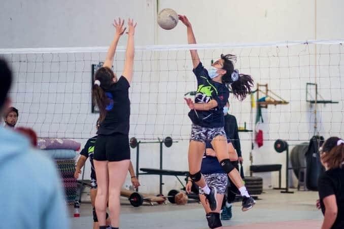 Organizan torneo relámpago de voleibol mixto en Ixhuatlán del Sureste