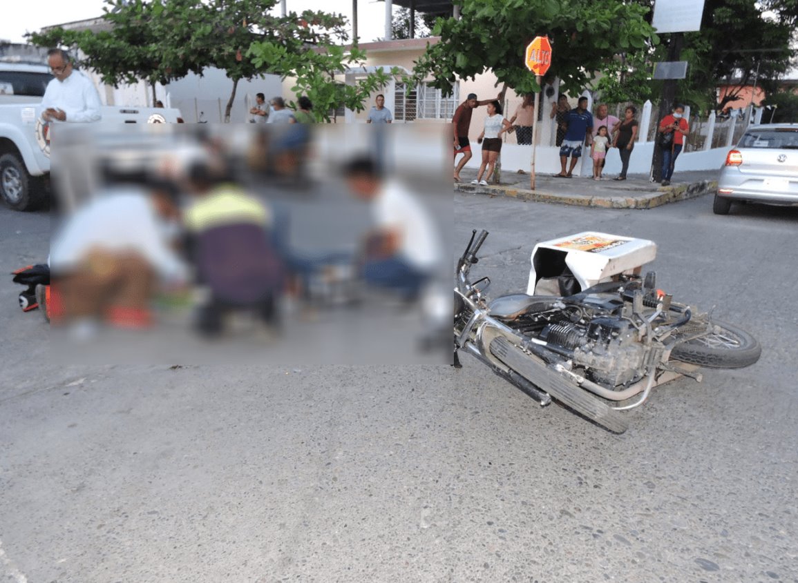 Motociclista se impacta con camioneta que no respetó la preferencia en Tierra Blanca