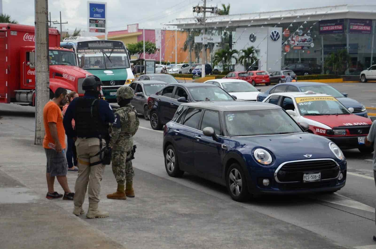 Detienen a sujetos por golpear a una persona en situación de calle en Veracruz