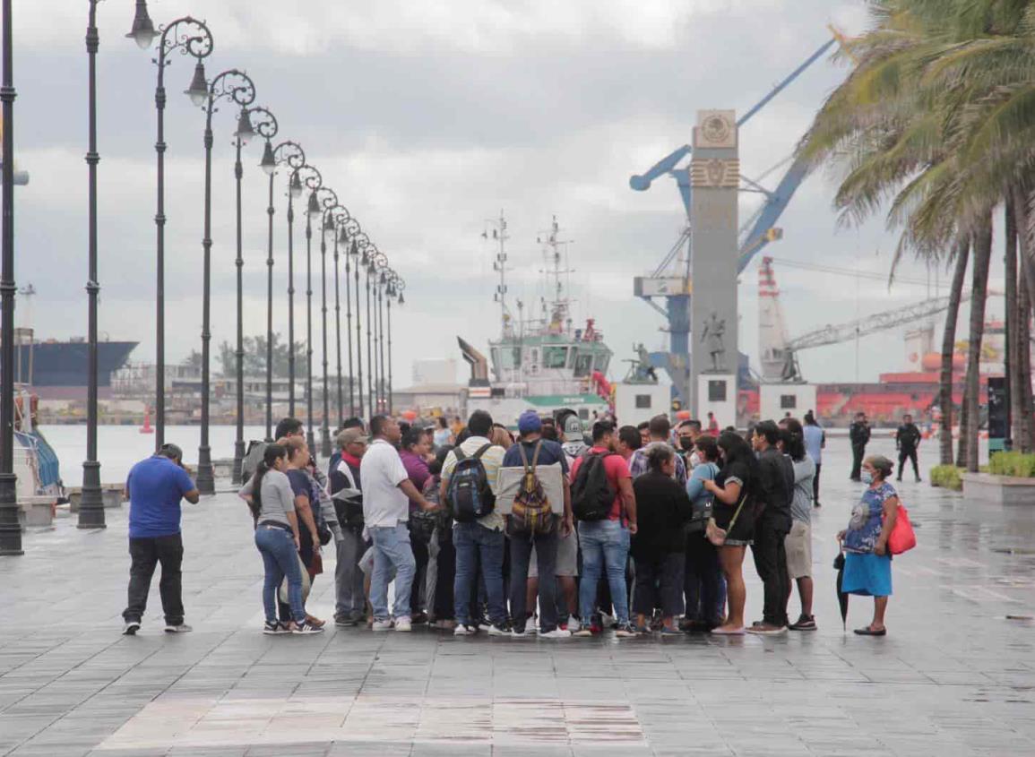 Comerciantes acudirán a la CNDH tras retirarlos del Malecón de Veracruz