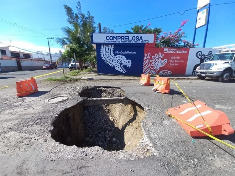 Se forma enorme socavón en fraccionamiento Los Pinos en Veracruz (+Video)