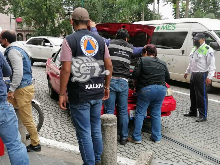 Corto circuito causó movilización frente al ayuntamiento de Xalapa