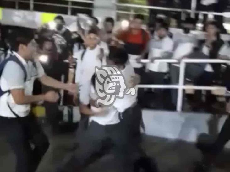 Alumnos de un Conalep en Veracruz arman trifulca y se viralizan (+Video)