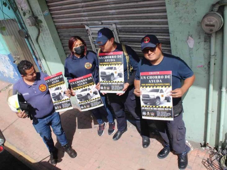 Bomberos metropolitanos botean para poder comprar un camión