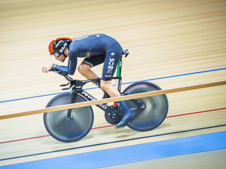 Italiano Filippo Ganna establece nuevo récord de la hora