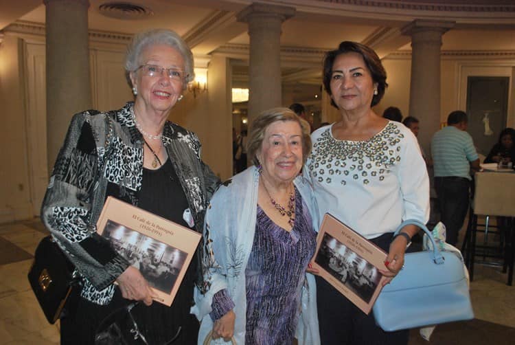 Marta García de Benaglio promueve su libro ‘El Café de la Parroquia (1926-1994)’